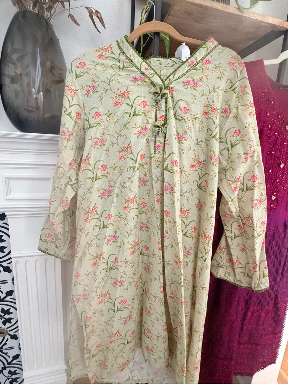 Ethnic Women's Light Green Floral Casual Kurta - Elegant Summer Tunic